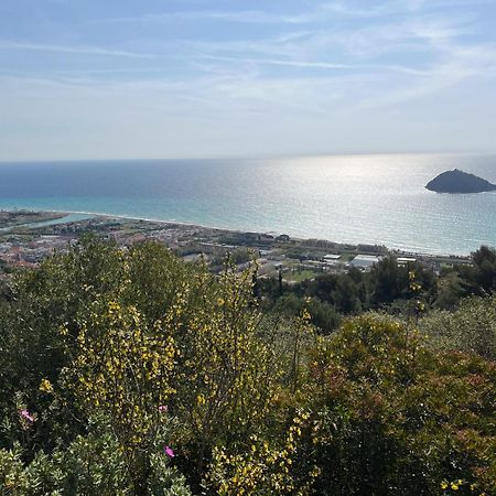 Nicoletta Rivieraholiday Albenga Kültér fotó